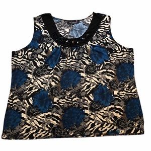 Laura Plus beautiful sleeveless blouse